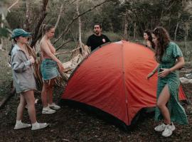 รูปภาพของโรงแรม: Aldea Venado Camping