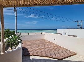 Shore Thing Gili Air Beachfront Apartment, ξενοδοχείο σε Gili Air