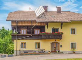 Hotel Photo: Stunning Apartment In Fresach With 3 Bedrooms And Wifi