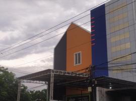 Autumn Living Hostel, hotel in Surabaya