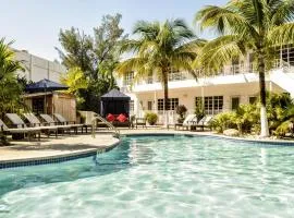 Tradewinds Apartment Hotel Miami Beach, готель у Майамі- Біч