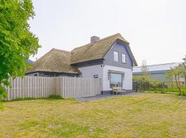 Hotel fotoğraf: Villa Pakhuys - groepsaccommodatie - Julianadorp aan Zee