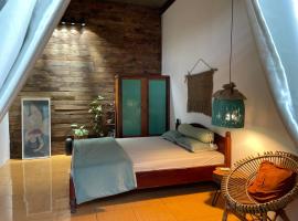 A picture of the hotel: Cọ Cùn homestay/Handmade/Artwork