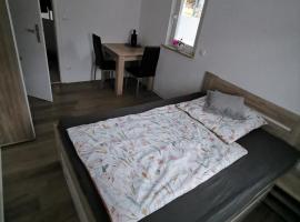 酒店照片: Privatzimmer in ruhiger Lage in Heidenheim/ Steinheim am Albuch