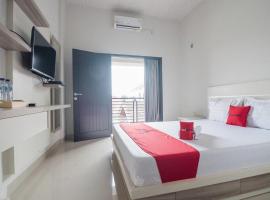 RedDoorz Syariah near Tugu Juang Jambi、ジャンビのホテル