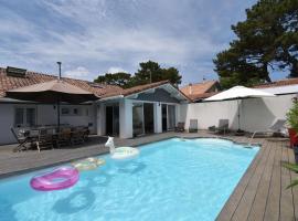 Hotel foto: Location vacances capbreton superbe villa avec piscine pour 8 personnes