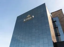 Adria Premium Hotel、グアラプアバのホテル