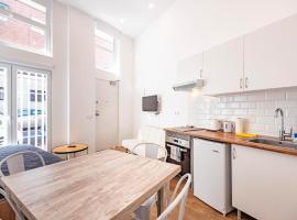 Hotel foto: New 1 min Metro, cozy 1 bed close to Downtown, wifi A