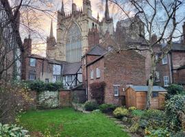 מלון צילום: York Minster Garden