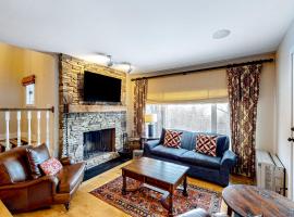 The Summit 21, ξενοδοχείο σε Warren