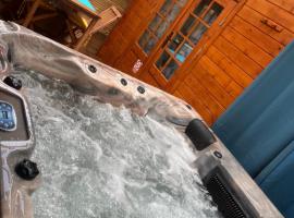 Les Chalets de marie 2 - Vue mer, Jacuzzi SPA privatif dans le chalets Sans vis à vis，位于圣丹尼斯的酒店