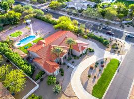 Hotel fotoğraf: Paradise Valley by AvantStay Expansive Oasis w Putting Green Pool Mtn Views