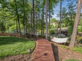 Fotos de Hotel: Lakeside Landing by AvantStay Private Dock