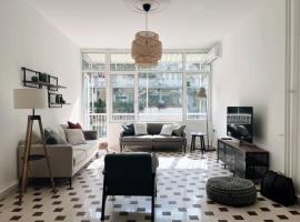 รูปภาพของโรงแรม: Sunny Eclectic 3BR house in Gemmayze