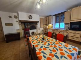 Hotel foto: Gîte La Berthenoux, 3 pièces, 5 personnes - FR-1-591-428