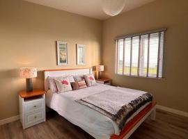 A picture of the hotel: Dunmore East Ocean View Suite