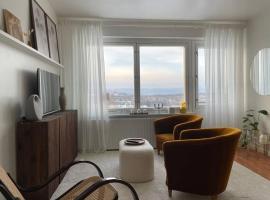 Hotel kuvat: Top floor apt with stunning view