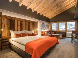 BaseCamp Hotel