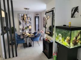 Фотография гостиницы: Appartement neuf moderne + parking, Genève