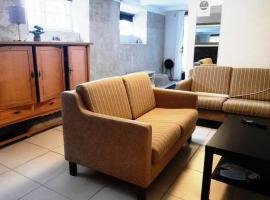 Hotel foto: Cheap and very central basement apartment - Vindegade 53F