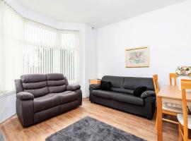 Hotel Foto: Large 5 bedroom town house in Edgbaston, 2 kitchens