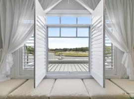 New Haven - Grand Canal View Suite, hotel en Banksia Beach