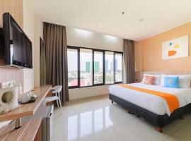 Fotos de Hotel: Sans Hotel Green Bekasi by RedDoorz