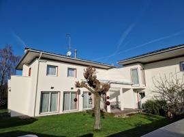 Hotel Photo: Ferienhaus 80er Liebe mit Whirlpool