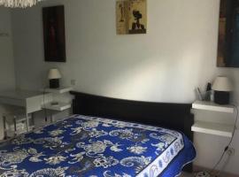 Chez Peter, hotel en La Grande-Motte