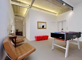 A picture of the hotel: TreasureRome - Quattro Fontane Luxury Apartment