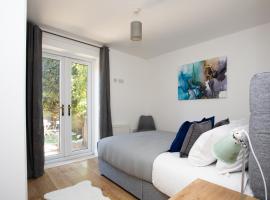 מלון צילום: Apartment in the heart of Old Town Beaconsfield