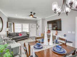 호텔 사진: Pet-Friendly Gallatin Home with Deck, 1 Mi to Town!