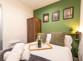 होटल की एक तस्वीर: Peaceful one bed flat in Stockport centre