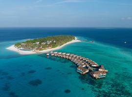 Avani Plus Fares Maldives Resort, hotel in Baa Atoll