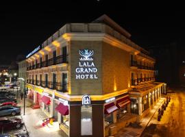 होटल की एक तस्वीर: Lala Grand Hotel