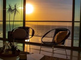Hotel Photo: Condominio frente al mar con acceso directo a la playa Morros Epic.