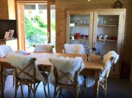 Hotel Photo: 2 bedrooms chalet with enclosed garden and wifi at Mont Noble