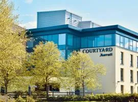 Courtyard by Marriott Glasgow Airport, hotel sa Paisley