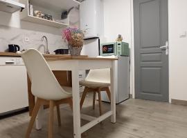 Hotel Foto: Appartement au rez-de-chaussée avec jardin privé