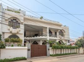 מלון צילום: Vantage 1 BR Homestay at Banaras