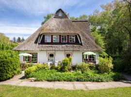 מלון צילום: Reetdachhaus mit Nähe zur Ostsee, Außensauna, Spielplatz & großem Garten