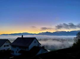 Hotel Photo: Dachwhg an schöner Aussichtslage