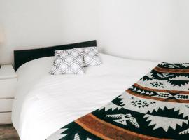 Hotel kuvat: Small Private Studio at Kitsilano Beach