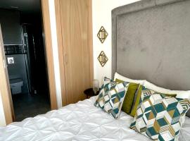 Hotel Photo: LE COCON du quartier Oasis CFC