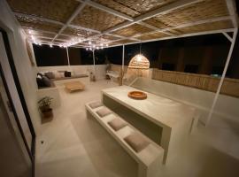 Hotel Photo: Magnificent Apartment with Private Rooftop Terrace