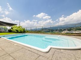 酒店照片: Villa Girandola with private, heated pool