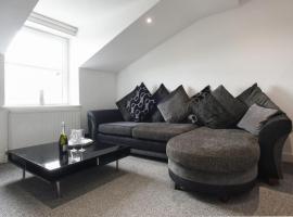 Hotel Foto: Spacious 2 Bedroom Flat with Parking
