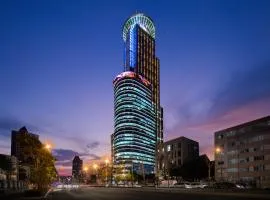Novotel Atlantis Shanghai - Enjoy our great-valued breakfast in our rooftop revolving restaurant with a stunning river view & utilize our FREE self-serviced laundry