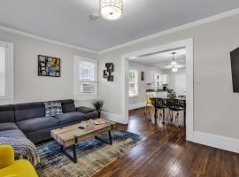 Hotel Photo: Charlotte Luxury Home NoDa