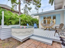 Foto di Hotel: Dog-Friendly Bradenton Home with Private Pool and Yard